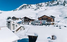 Sporthotel Enzian